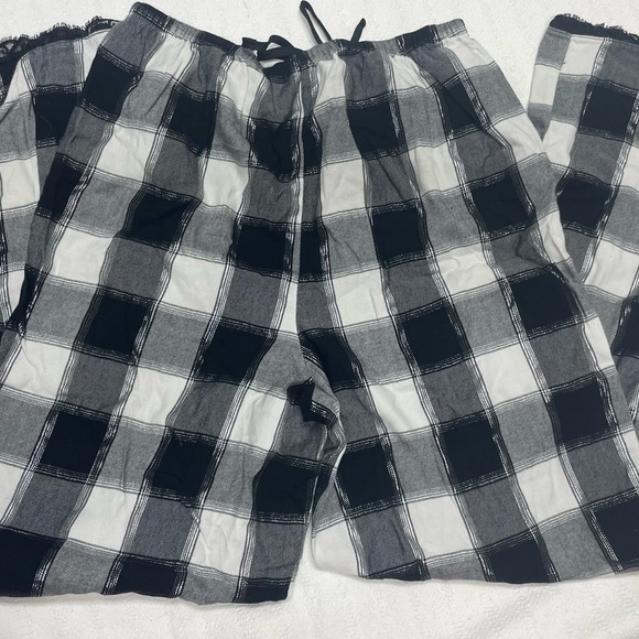 Victoria's Secret Black and White Checkered Pajama Pants Size M - Picture 4 of 4